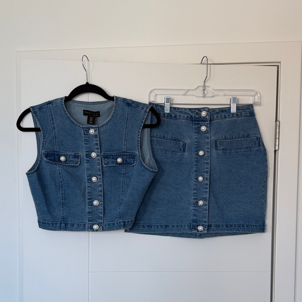 House of Harlow 1960 Blue Denim Button-Front Mini Skirt